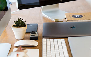 日本国脚佐野海舟结婚，其妻子木下樱是一名模特