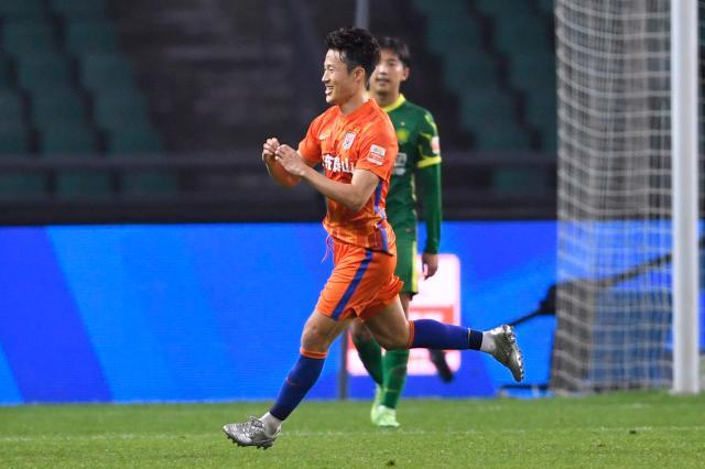 模拟器-孙准浩战前誓言双冠：再拿1座奖杯 与郝伟形同父子